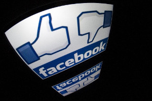 facebook_logo_like_dislike_afp