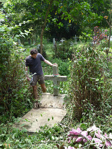 Sáska-László-Afrika-kutató-sírja-Arusha-város-temetőjében-Tanganyika