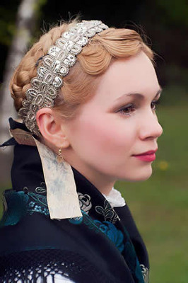 Sárközi lányviselet