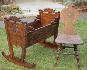 Galánfi_Kalotaszegi bölcső és szék