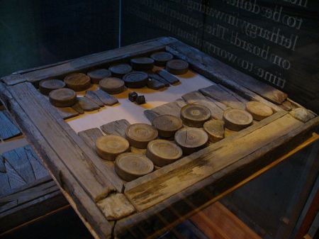 640px-Vasa-backgamon