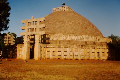 Sanchi_Stupa_1_(1999)