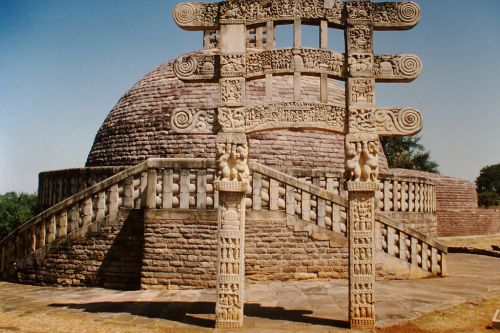 Sanchi_Stupa_Nr._3_(1999)