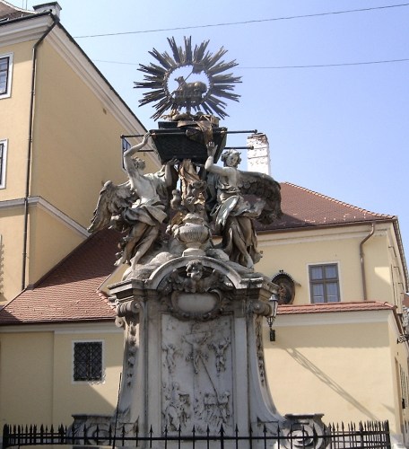 Frigyláda-szobor_Győr