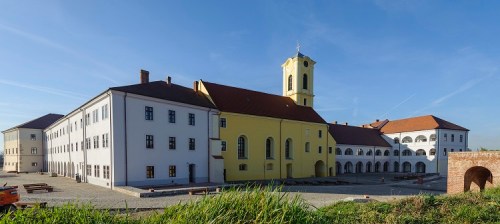 Nagyvárad, 2015. december 23. A felújított nagyváradi vár 2015. december 23-án, amelynek befejezõdött a hat éve tartó felújítása és januártól válik látogathatóvá. Közép-Európa egyik legjobban megõrzött olasz reneszánsz stílusban épített, ötszögû sarokbástyákkal körülvett vára 1570-1618 között nyerte el mai formáját. Az összesen 87,86 millió lej (6,15 milliárd forint) értékû felújítási projekthez 66,31 millió lejt (4,64 milliárd forint) az Európai Unió biztosított. MTI Fotó: Czeglédi Zsolt