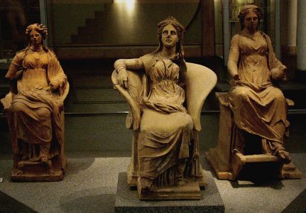 etrusz terrakotta szoborcsoport