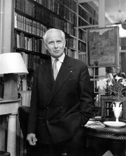 Louis Aragon portrait