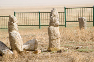 kőszobrokkal jelölt sírhelyek