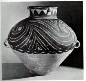 Füles korsó (Festett vörösesbarna agyag, Yangshao-kultúra)