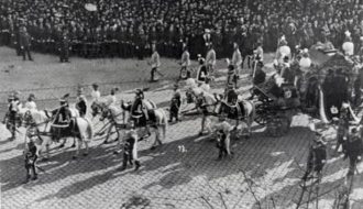 kuruv vezérek újratemetése, 1906