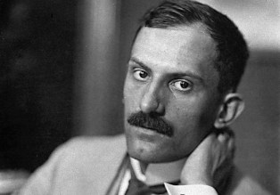 Portrait of Mihály Babits with armrests (shot by Aladár Székely