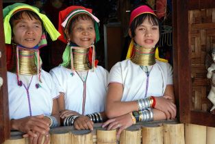 Kayan womens