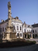 Veszprém: Holy Trinity statue and the archbishop's palace