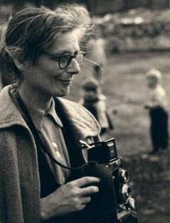 Kálmán Kata (Korpona, 1909. április 25. – Budapest, 1978. március 31.) Balázs Béla-díjas fotóművész, a magyar szociofotó kiemelkedő alakja. Kálmán Kata fotográfus