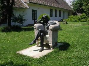 Farkas Pál: Babits Mihály szobra Szekszárdon, 1981