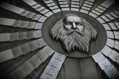 Mengyelejev pozsonyi emlékműve